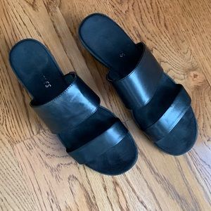 Size 8 Aerosoles black sandals